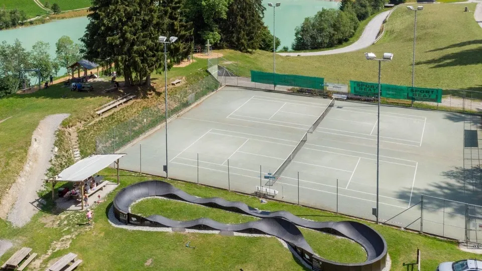 Pumptrack & Spielplatz